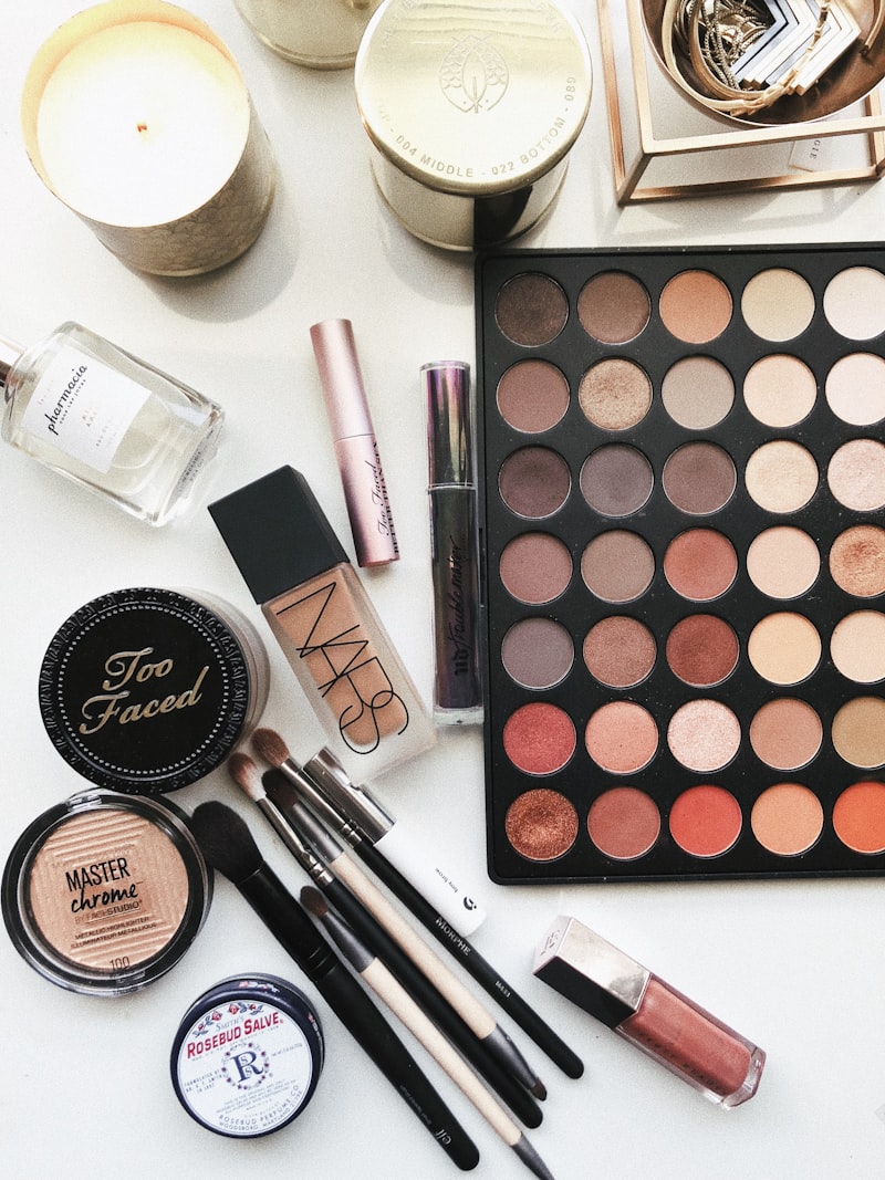 Koleksi produk kecantikan dan makeup di Bella Beauty
